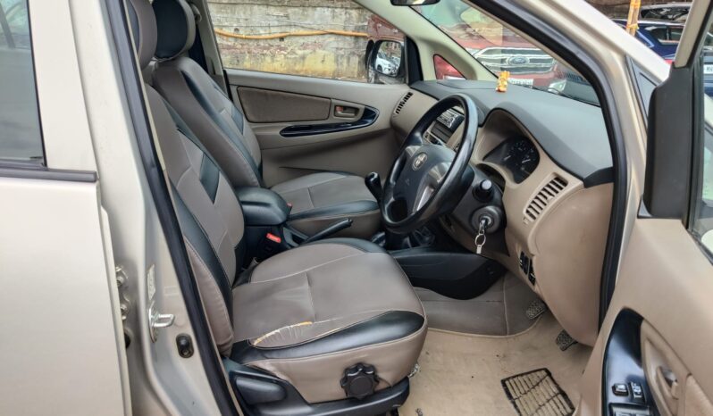 Toyota Innova 2.5 G full