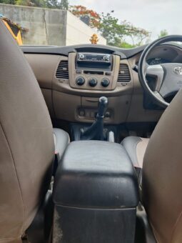 Toyota Innova 2.5 G full