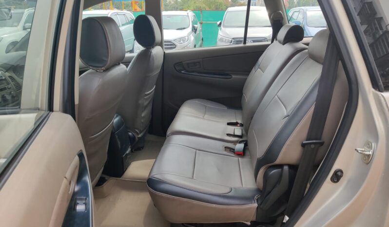 Toyota Innova 2.5 G full