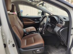 Toyota Innova Crysta 2.7 Z 7STR full