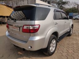 Toyota Fortuner 3.0L 4WD full