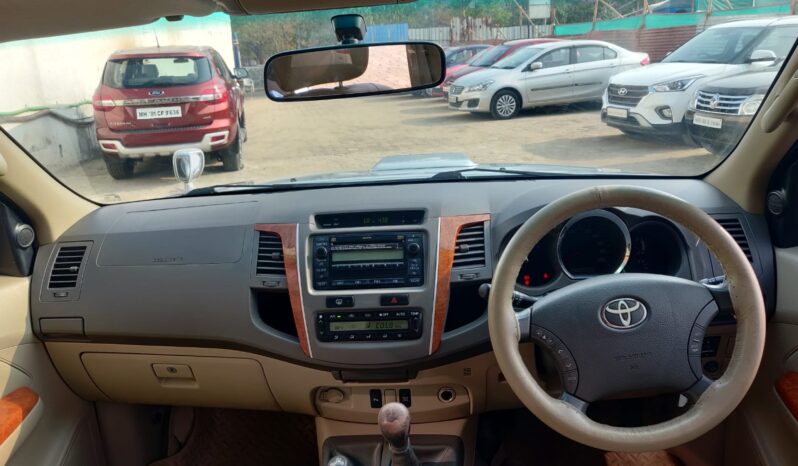 Toyota Fortuner 3.0L 4WD full