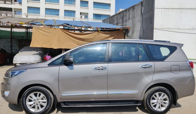 Toyota Innova Crysta 2.4 GX 7STR full