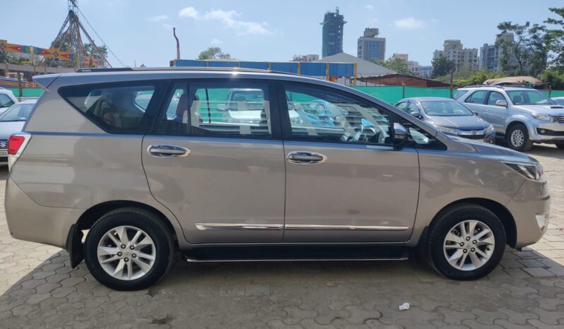 Toyota Innova Crysta 2.4 GX 7STR full