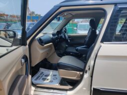 Mahindra TUV300 T8 full