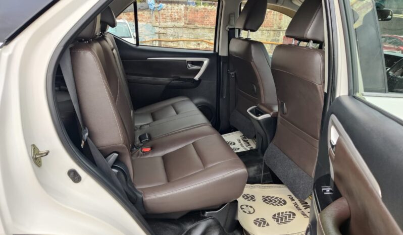 Toyota Fortuner 4×2 full