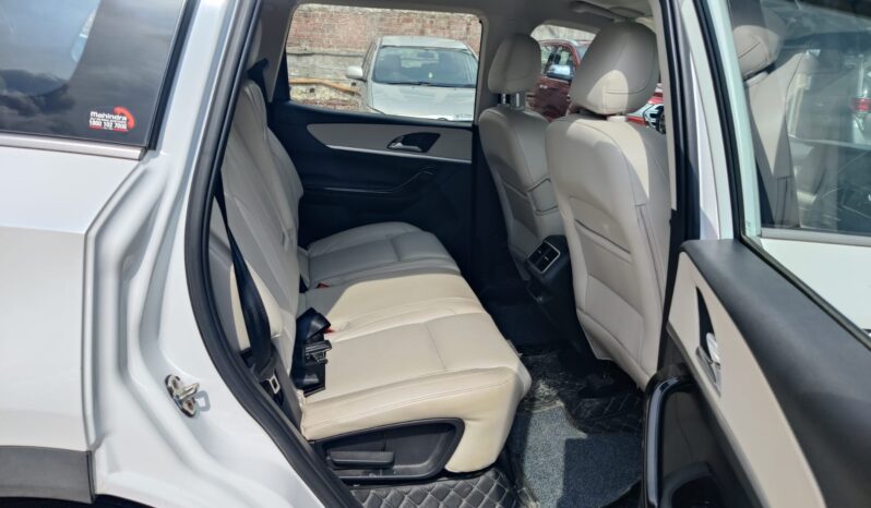 Mahindra XUV700 AX7 L P 7 STR full