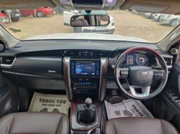 Toyota Fortuner 4×2 full