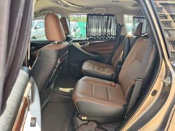 Toyota Innova Crysta 2.7 Z 7STR full