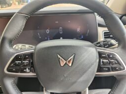 Mahindra XUV700 AX7 L P 7 STR full