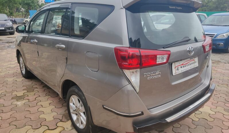 Toyota Innova Crysta 2.4 G 8STR full