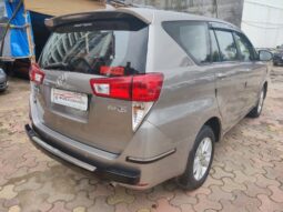 Toyota Innova Crysta 2.4 G 8STR full