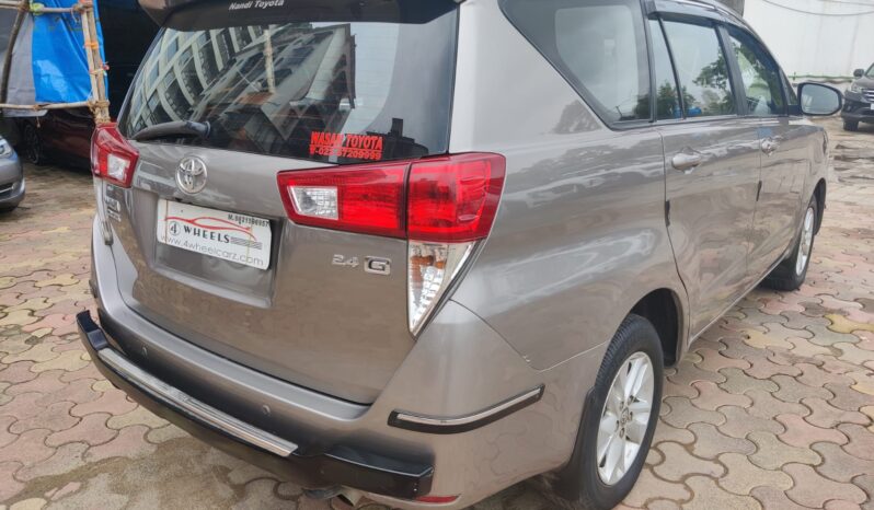 Toyota Innova Crysta 2.4 G 8STR full