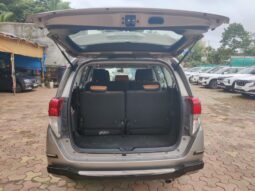 Toyota Innova Crysta 2.4 G 8STR full