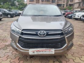 Toyota Innova Crysta 2.4 G 8STR