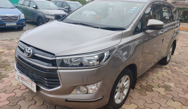 Toyota Innova Crysta 2.4 G 8STR full