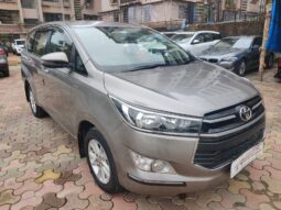 Toyota Innova Crysta 2.4 G 8STR full