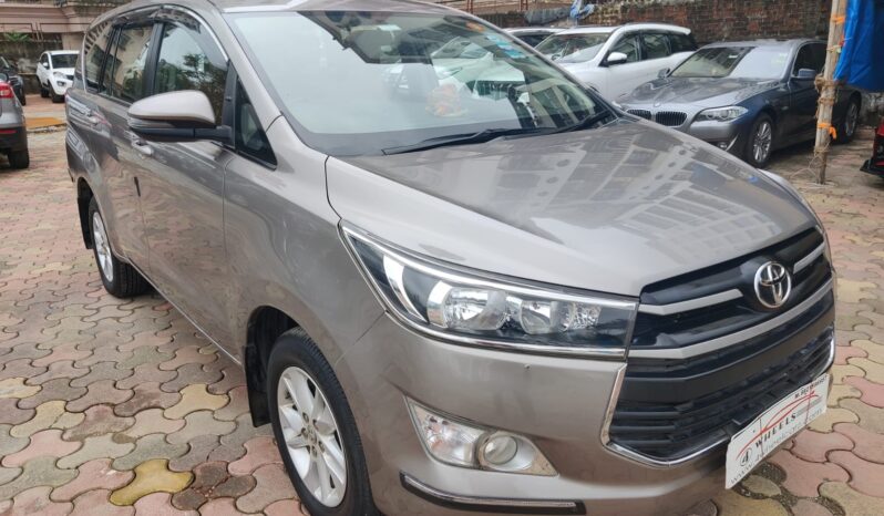 Toyota Innova Crysta 2.4 G 8STR full