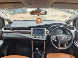 Toyota Innova Crysta 2.4 G 8STR full