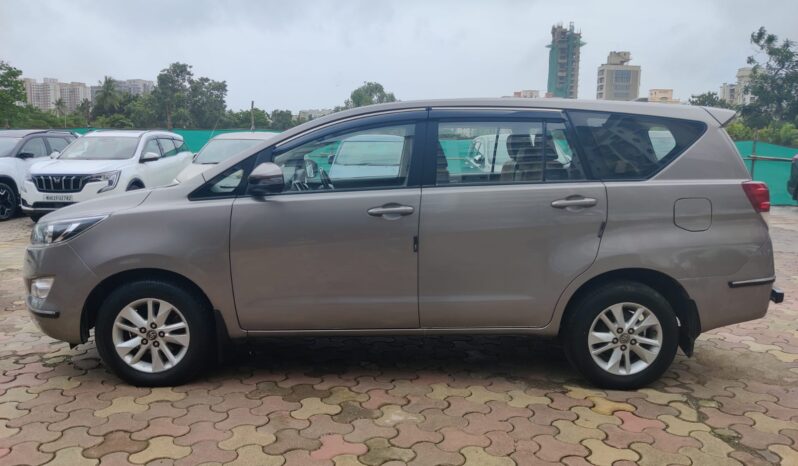 Toyota Innova Crysta 2.4 G 8STR full