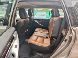 Toyota Innova Crysta 2.4 G 8STR full