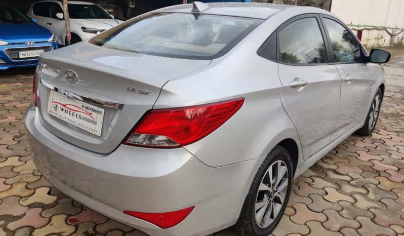 Hyundai Verna 1.6 VTVT SX full