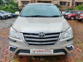 Toyota Innova 2.5 G 8STR