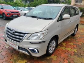 Toyota Innova 2.5 G 8STR