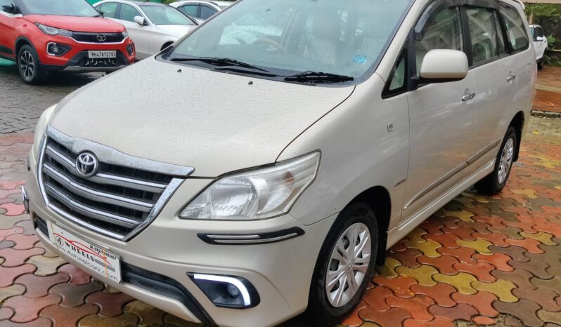 Toyota Innova 2.5 G 8STR full