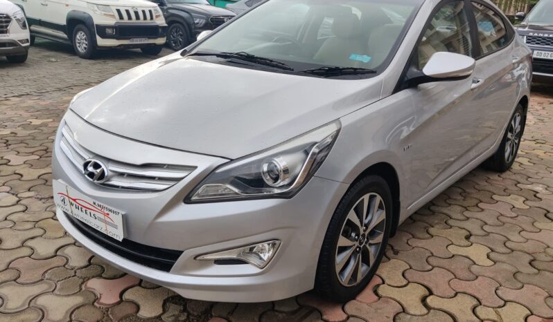 Hyundai Verna 1.6 VTVT SX full