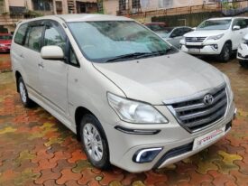 Toyota Innova 2.5 G 8STR