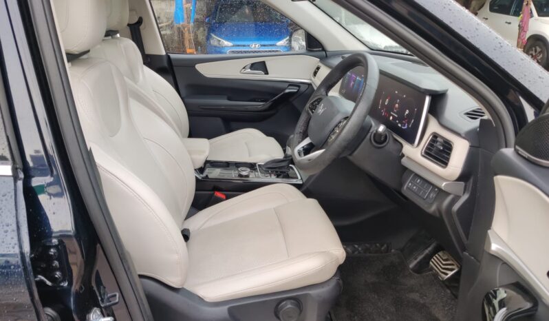 Mahindra XUV700 AX7 D 7 STR full