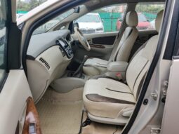 Toyota Innova 2.5 G 8STR full