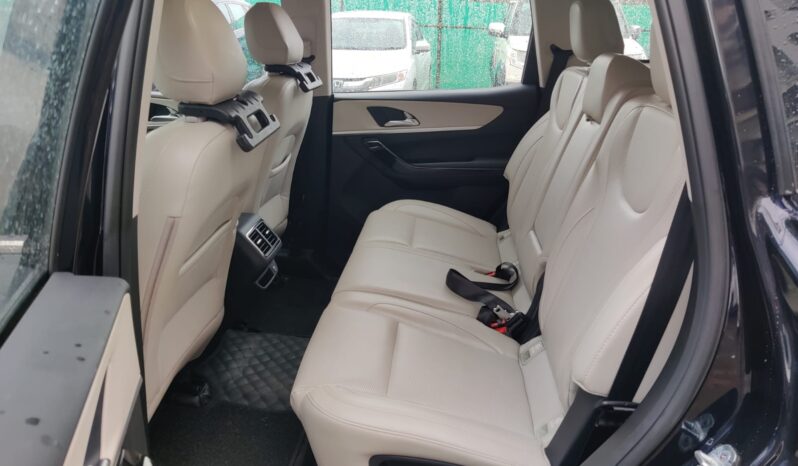 Mahindra XUV700 AX7 D 7 STR full