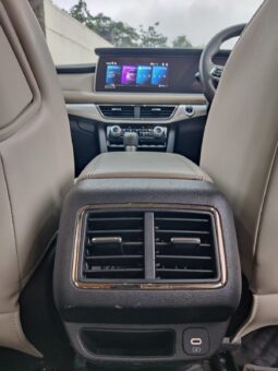 Mahindra XUV700 AX7 D 7 STR full