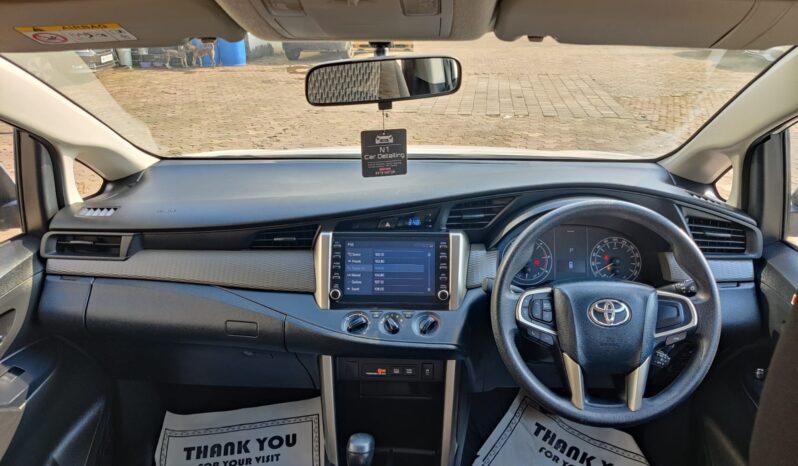 Toyota Innova Crysta 2.4 G full