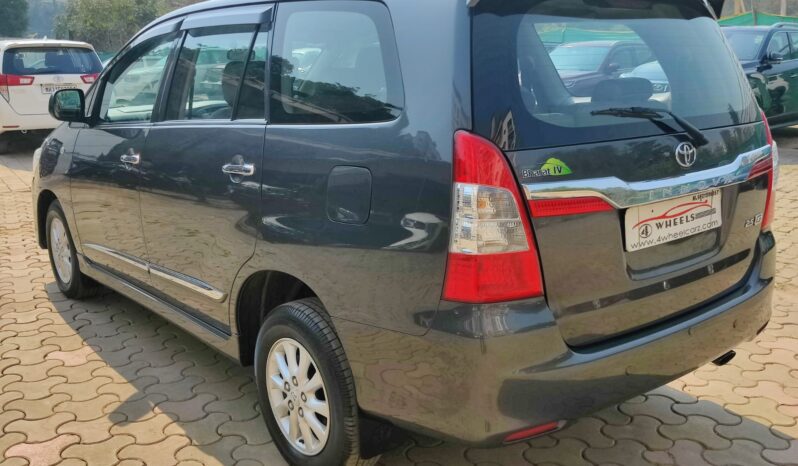 Toyota Innova 2.5 G 8STR full