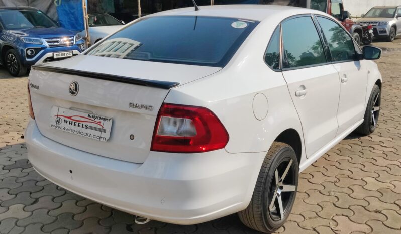 Skoda Rapid Elegance full