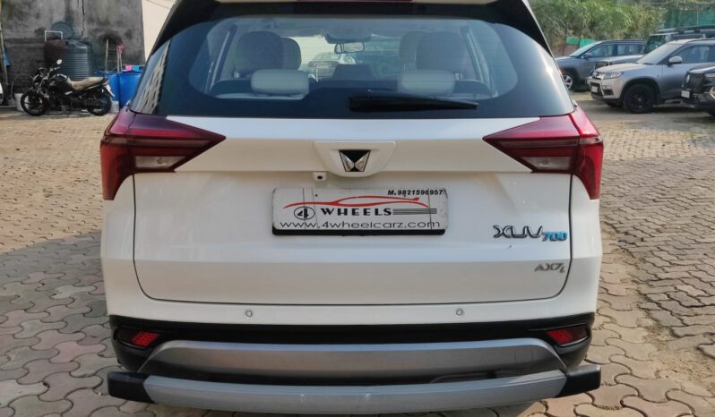 Mahindra XUV700 AX7 L D 7 STR AWD full