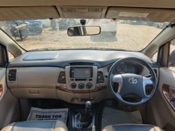 Toyota Innova 2.5 G 8STR full