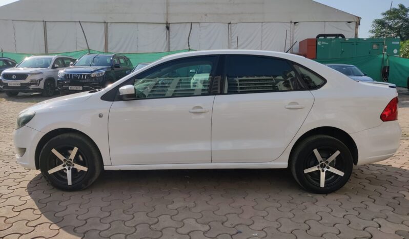 Skoda Rapid Elegance full