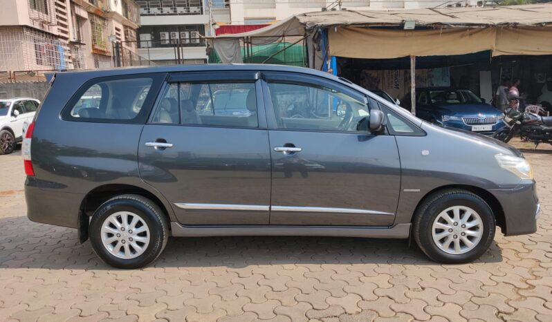 Toyota Innova 2.5 G 8STR full