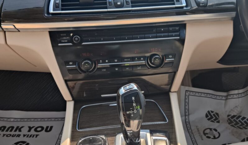 BMW 7 Series 730 D 2014 full