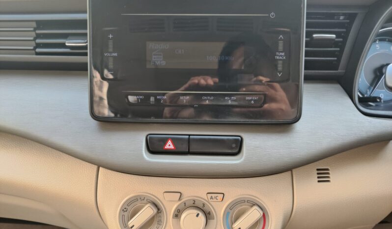 Maruti Ertiga Smart Hybrid VXI full