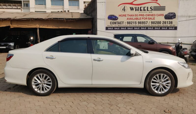 Toyota Camry 2.5 Hybrid full