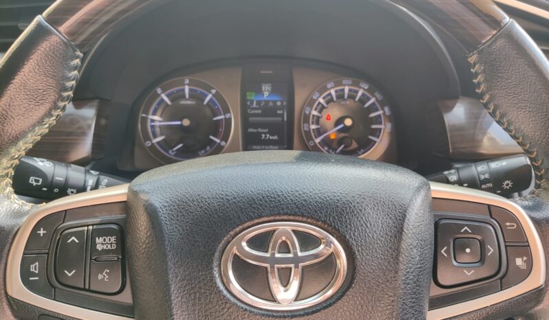 Toyota Innova Crysta 2.4 Z full